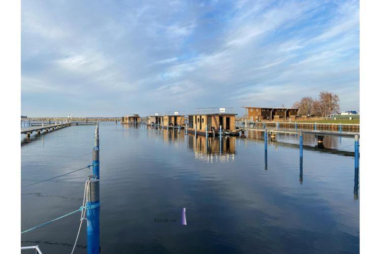 מלון Hausboot Fjord Baltica Mit Dachterrasse In בארת' מראה חיצוני תמונה