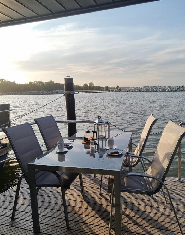 מלון Hausboot Fjord Baltica Mit Dachterrasse In בארת' מראה חיצוני תמונה
